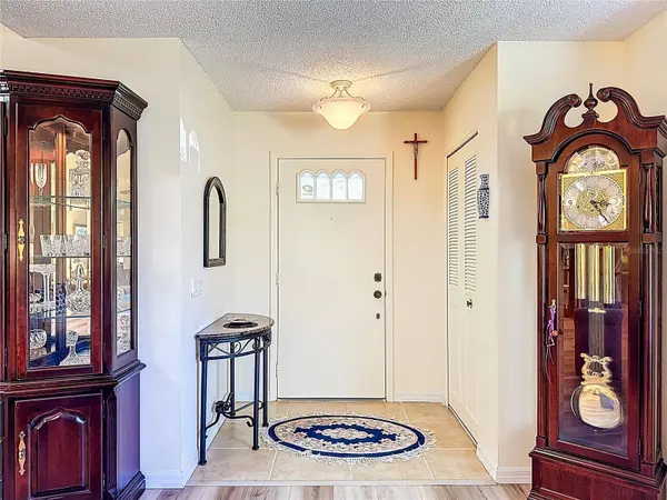 5611 GARDEN LAKES DR, Bradenton, FL 34203