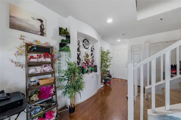 4821 Valmark DR, Las Vegas, NV 89115