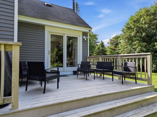64 Camp Opechee Road, Centerville, MA 02632