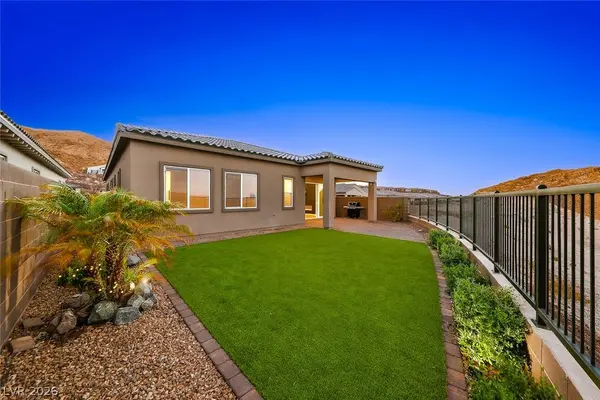 66 Ibiza Lake DR, Henderson, NV 89011