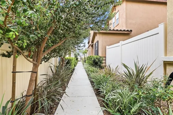 27464 Honeydew CT, Saugus, CA 91350