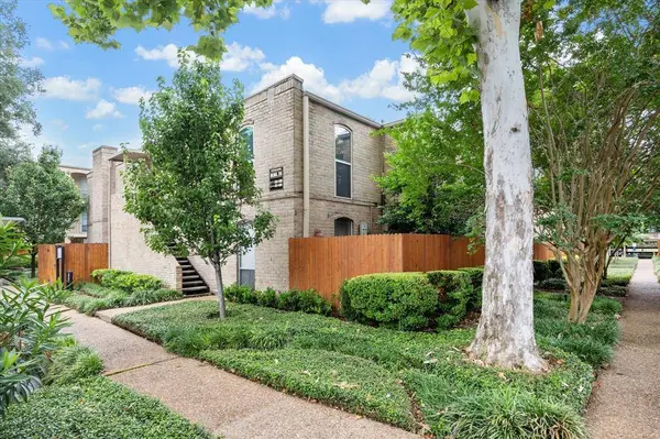 4637 Wild Indigo ST #489, Houston, TX 77027