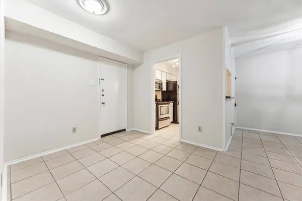 4637 Wild Indigo ST #489, Houston, TX 77027