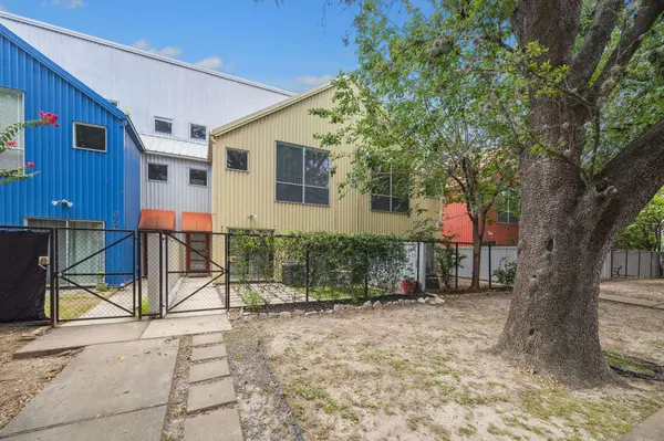 2720 La Branch ST, Houston, TX 77004