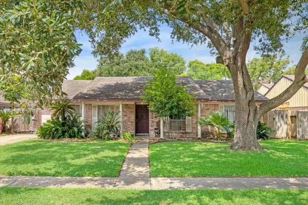 12330 Longbrook DR, Houston, TX 77099