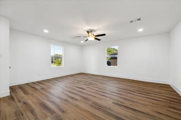 434 Barkley ST, Houston, TX 77022