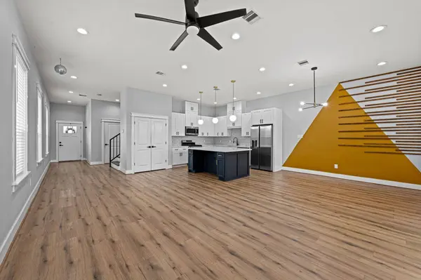 6476 T C Jester BLVD, Houston, TX 77091