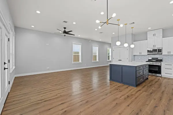 6476 T C Jester BLVD, Houston, TX 77091