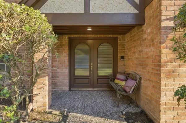 5515 Court Of York, Houston, TX 77069