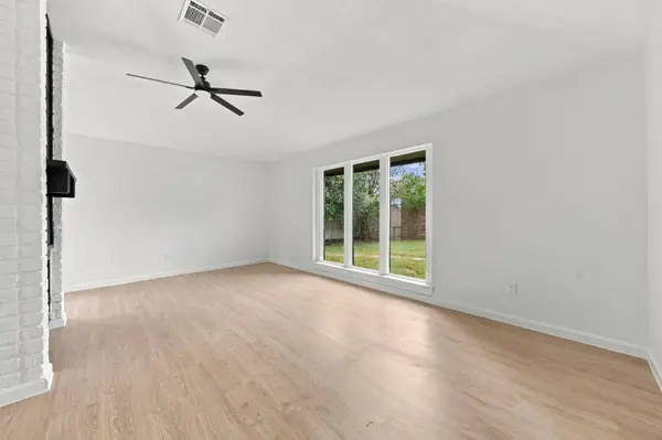 8302 Country Wind LN, Houston, TX 77040