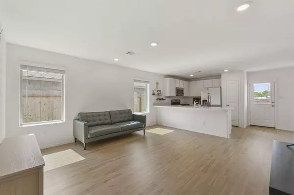 736 Delaney Cove CT, La Marque, TX 77568