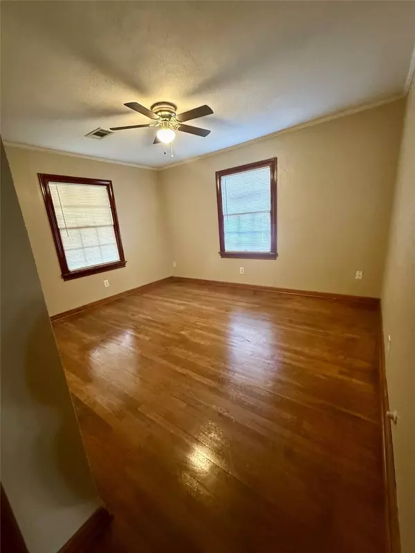 4614 44th ST #1/2, Dickinson, TX 77539