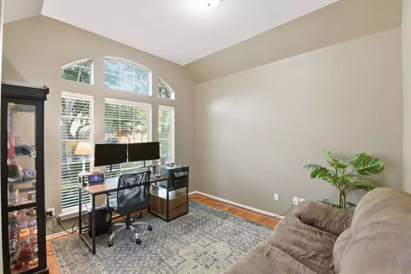 619 Manor Ridge LN, League City, TX 77573