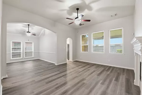 216 Cinnabar Bay DR, League City, TX 77573