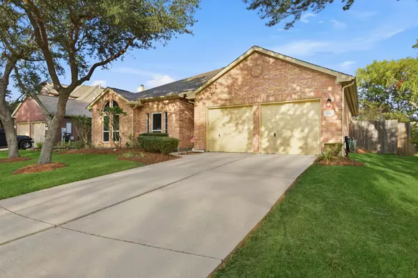 216 Cinnabar Bay DR, League City, TX 77573