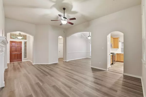 216 Cinnabar Bay DR, League City, TX 77573