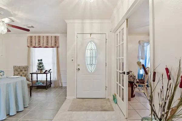 1818 Kemah Oaks DR, Kemah, TX 77565