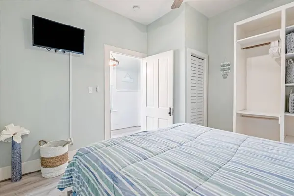 1208 avenue K DR, Galveston, TX 77550