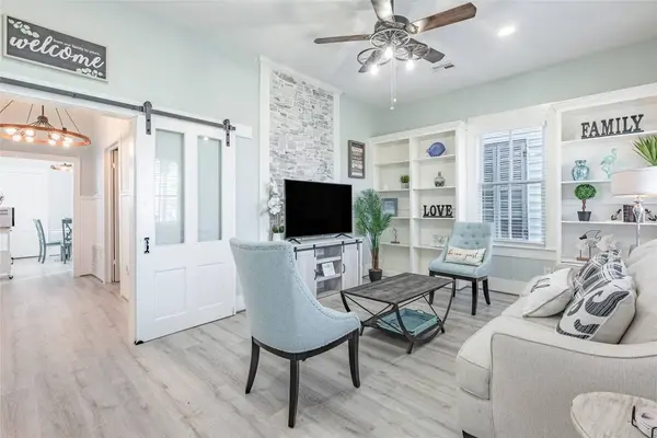 1208 Avenue K, Galveston, TX 77550