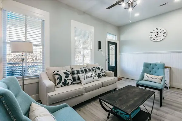 1208 Avenue K, Galveston, TX 77550