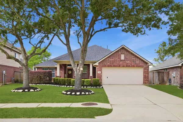 2821 Chinaberry Park LN, League City, TX 77573