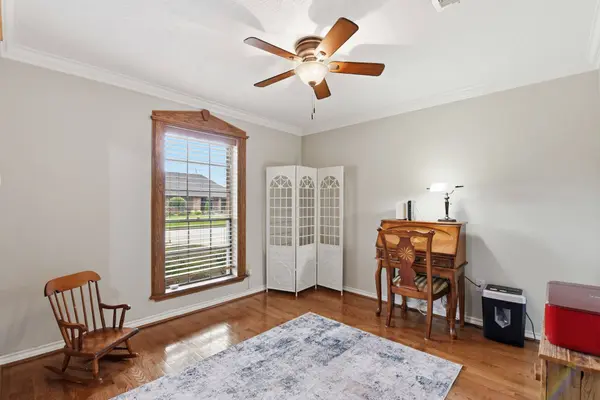 4718 Kipper CIR, Pasadena, TX 77505