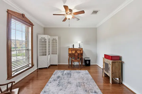 4718 Kipper CIR, Pasadena, TX 77505