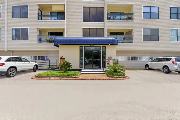 793 Davis RD #113, League City, TX 77573