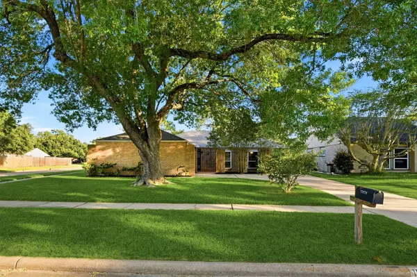 15826 Dunmoor DR, Houston, TX 77059