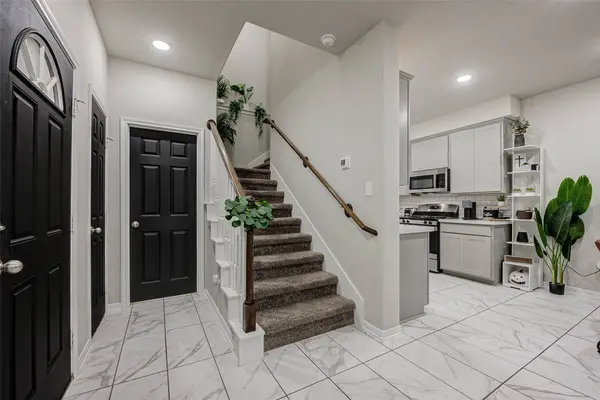 522 N 6th ST, La Porte, TX 77571