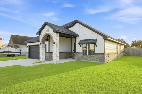 36 Prairie Oaks DR, La Marque, TX 77510