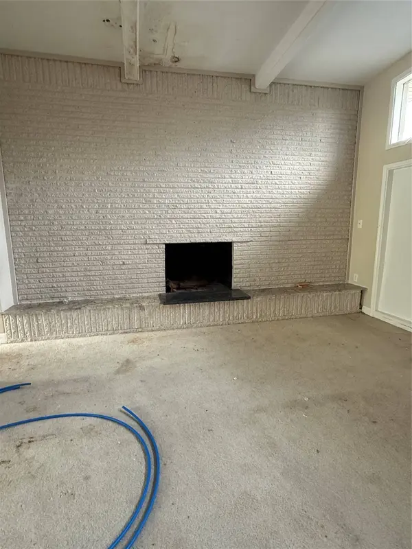 627 Baywood ST, La Porte, TX 77571