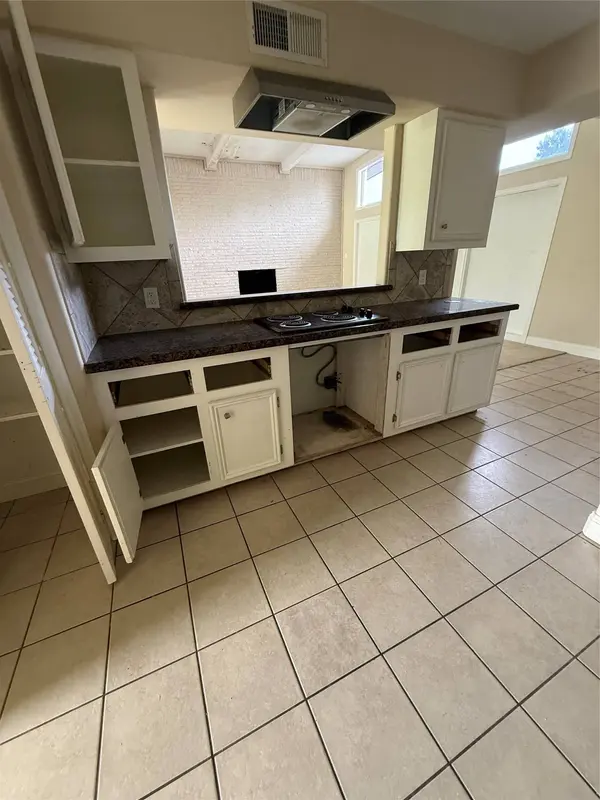 627 Baywood ST, La Porte, TX 77571