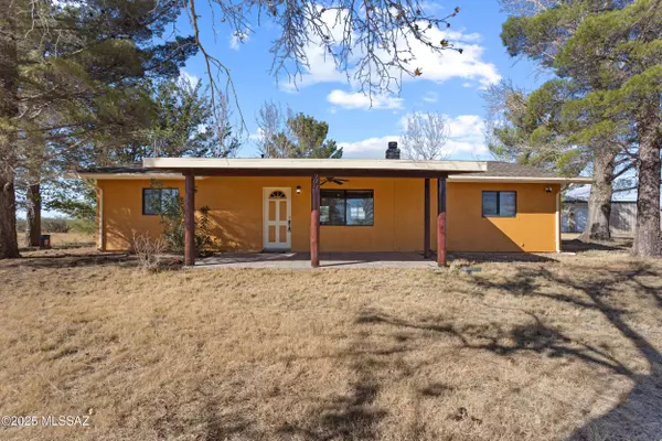 13201 S Falling Star Lane, Pearce, AZ 85625