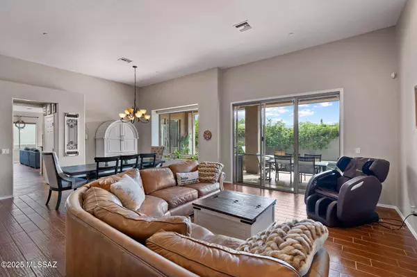 709 W Bright Canyon Drive, Oro Valley, AZ 85755