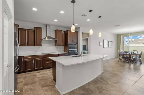 7068 W Cliff Spring Trail, Marana, AZ 85658