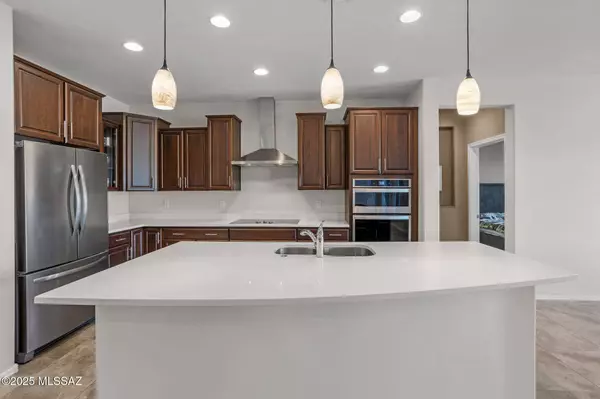 7068 W Cliff Spring Trail, Marana, AZ 85658