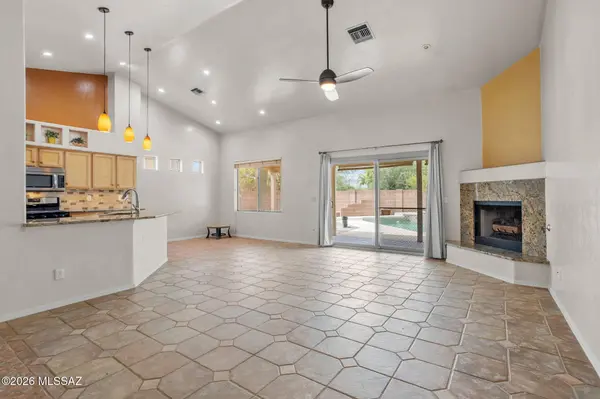 9551 N Crestone Drive, Tucson, AZ 85742
