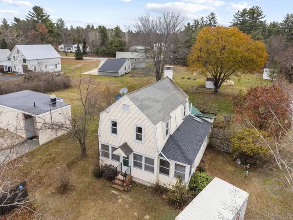 1097 Pequawket TRL, Standish, ME 04085