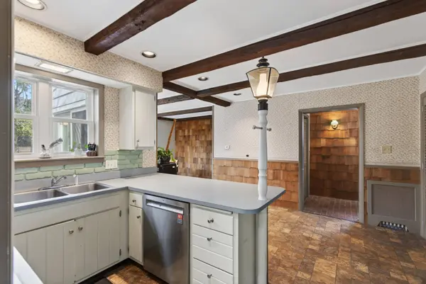 5 Newman ST, Lewiston, ME 04240