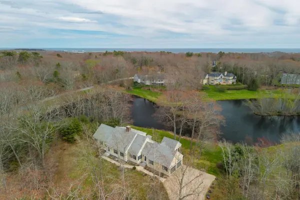 44 Oakwood DR, Kennebunkport, ME 04046
