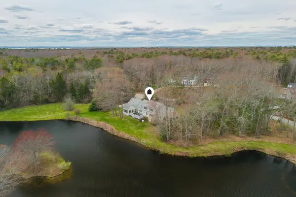 44 Oakwood DR, Kennebunkport, ME 04046