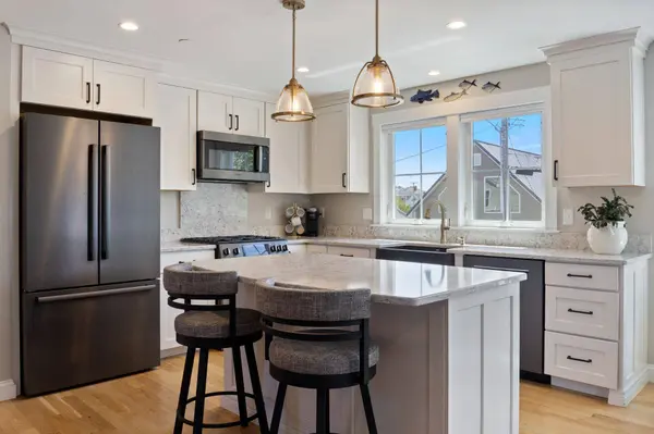 24 Winona AVE, Old Orchard Beach, ME 04064
