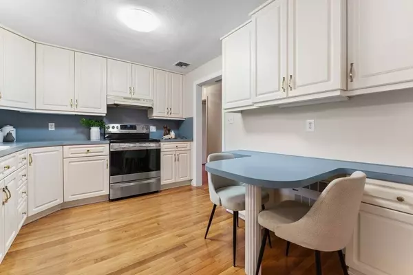 22 Gloria Circle, Burlington, MA 01803