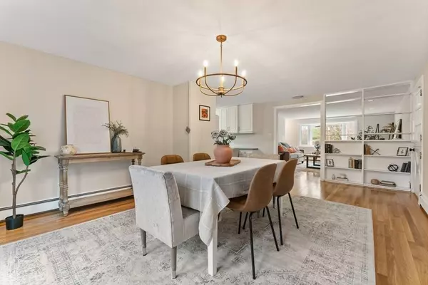 22 Gloria Circle, Burlington, MA 01803