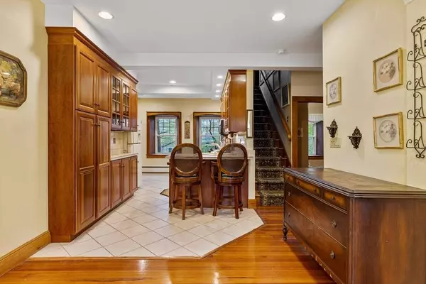 135 Mill St, Burlington, MA 01803