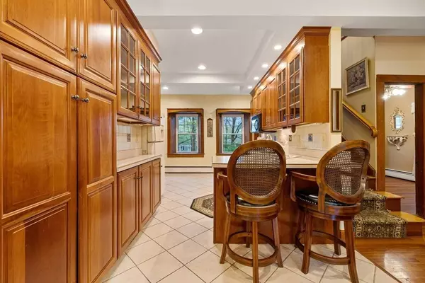 135 Mill St, Burlington, MA 01803