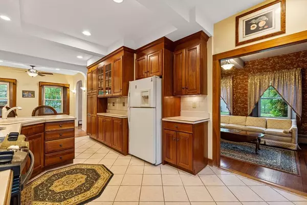 135 Mill St, Burlington, MA 01803