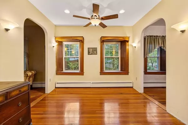 135 Mill St, Burlington, MA 01803