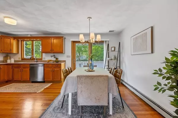 12 Utica St, Woburn, MA 01801